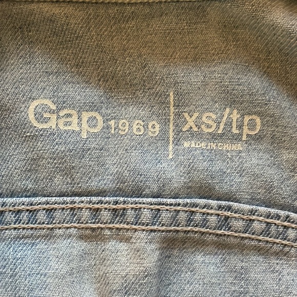Gap jean jacket - Picture 2 of 5